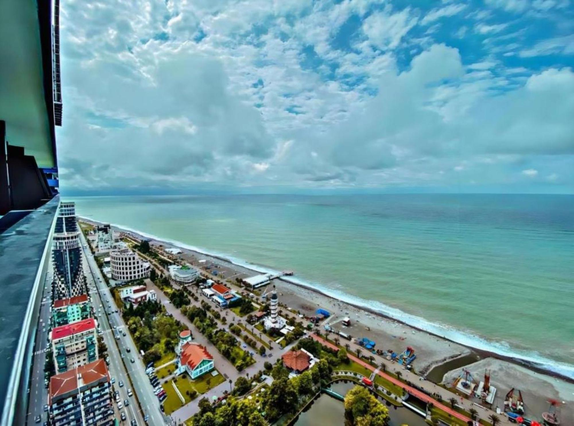 Aparthotel Orbi City Sea View à Batoumi Extérieur photo