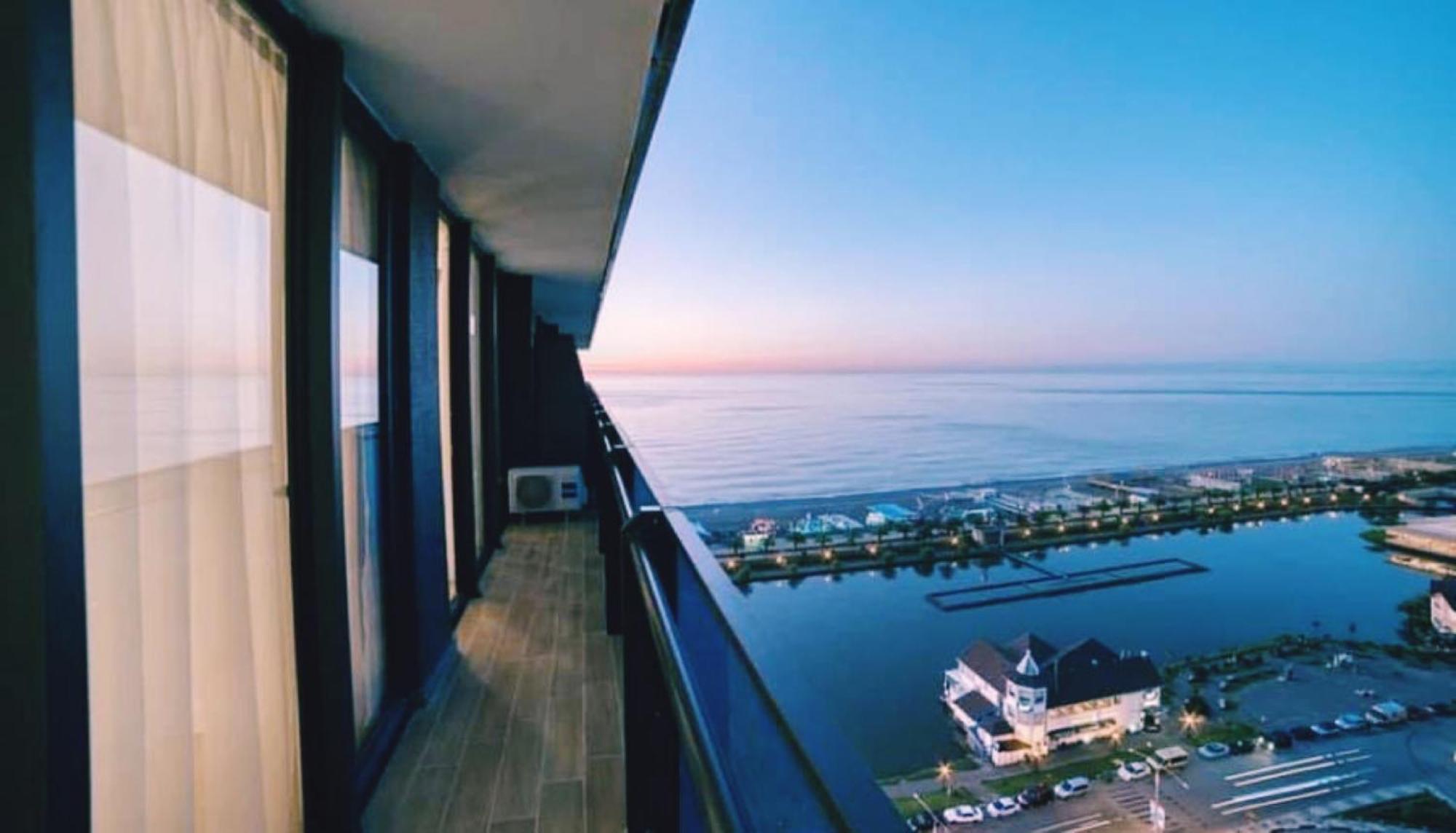 Aparthotel Orbi City Sea View à Batoumi Extérieur photo