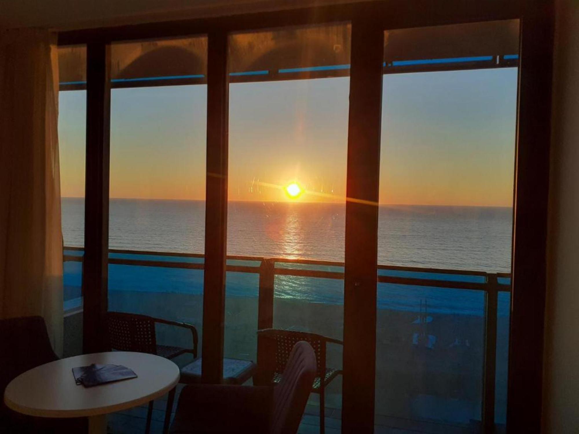 Aparthotel Orbi City Sea View à Batoumi Extérieur photo