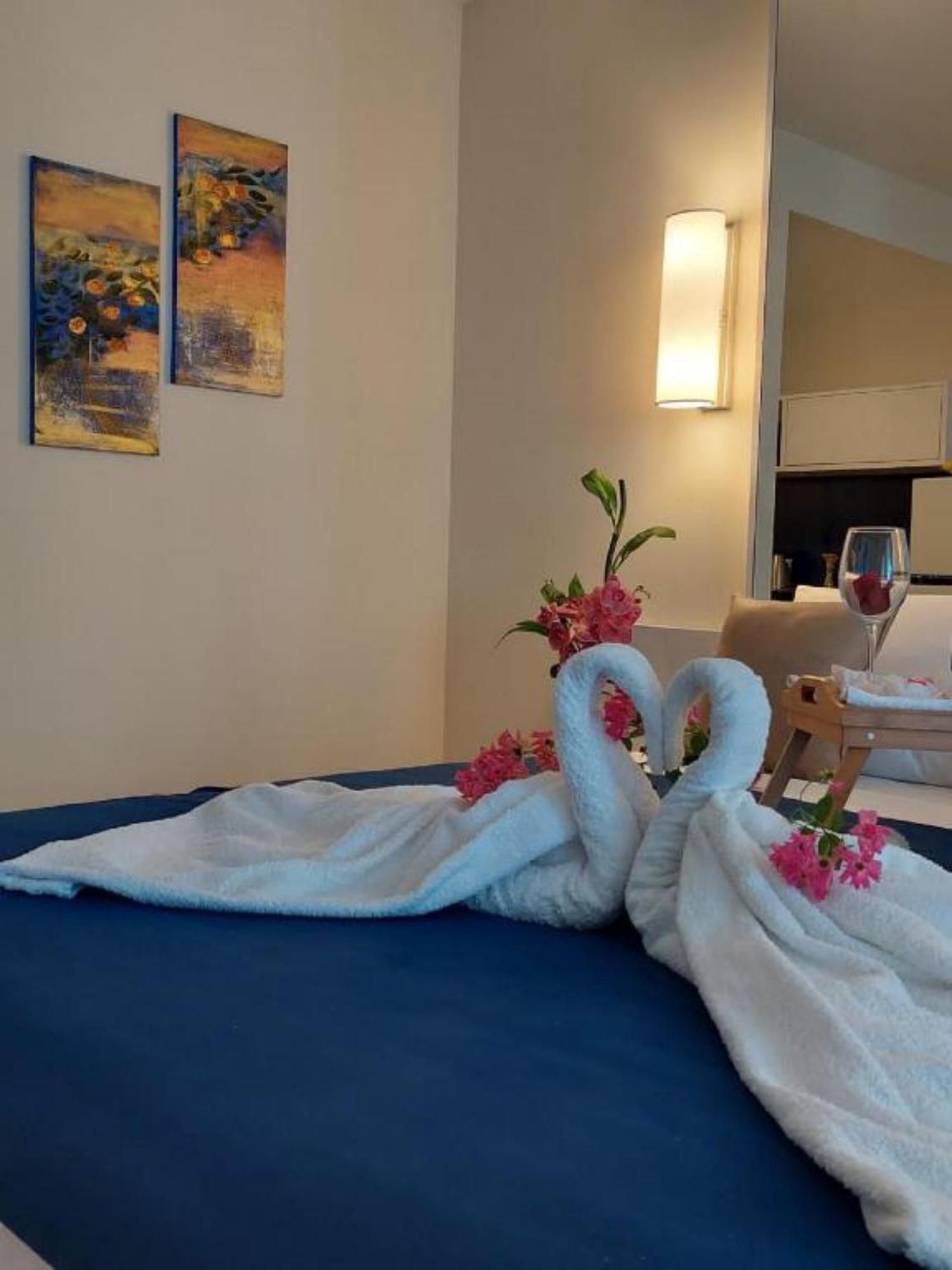 Aparthotel Orbi City Sea View à Batoumi Extérieur photo